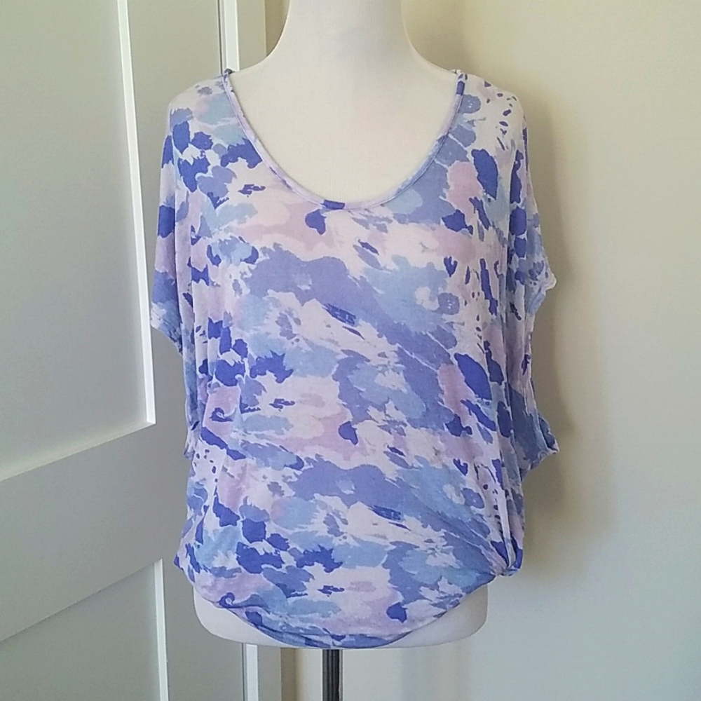 🤞Anthropologie Purple camo slouchy flowy shirt.  Size XS.